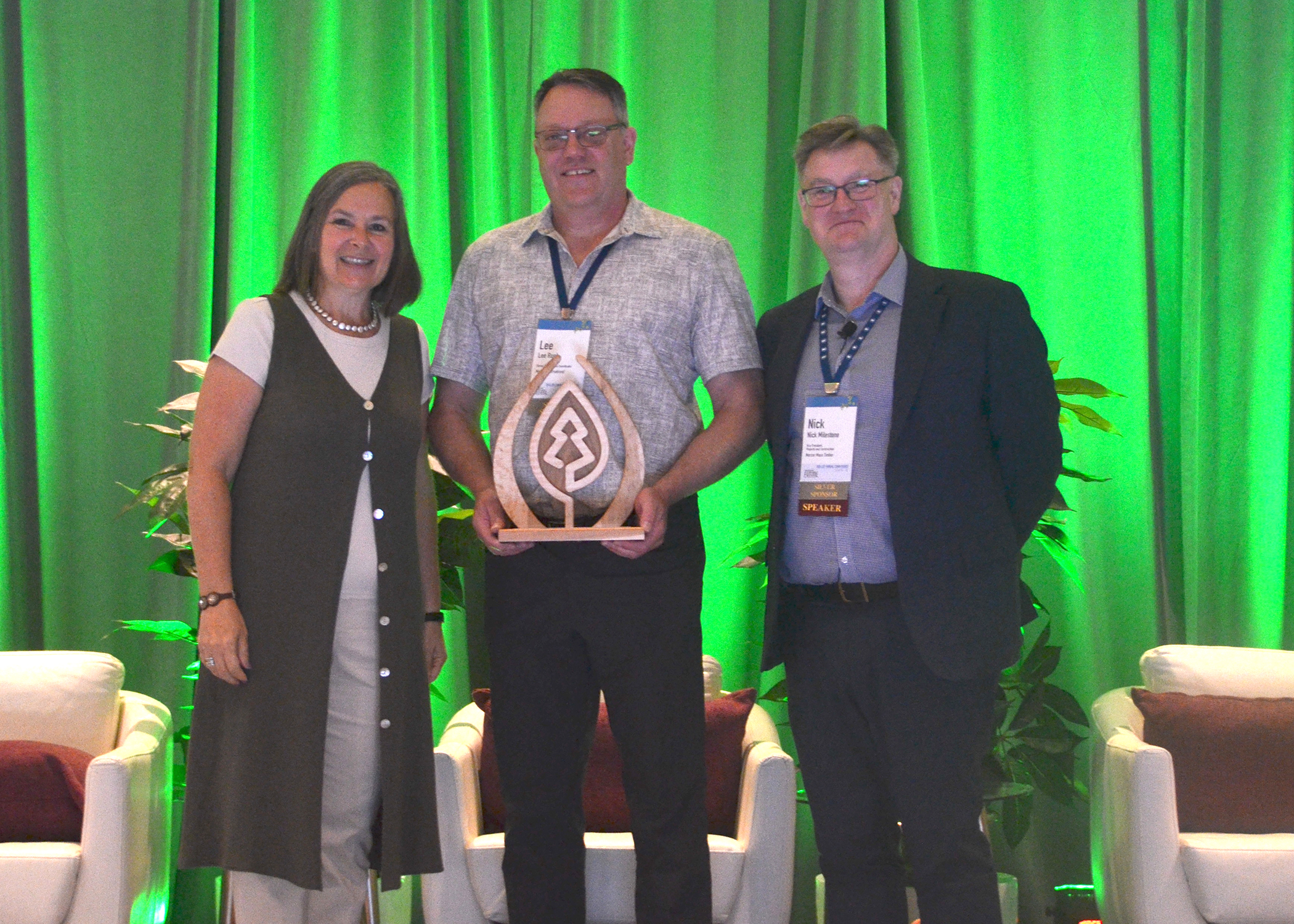 PresidentAward_June_5_lr